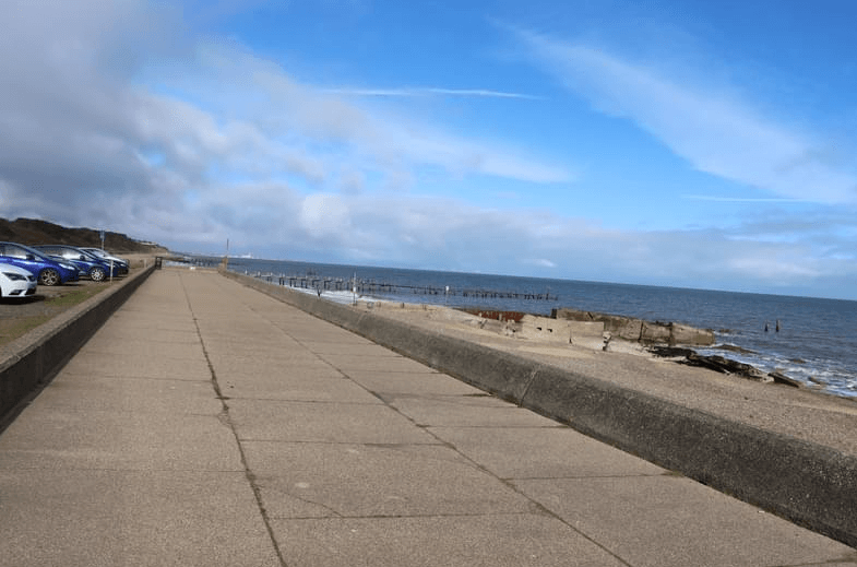 lowestoft-beachfront-walkway.png